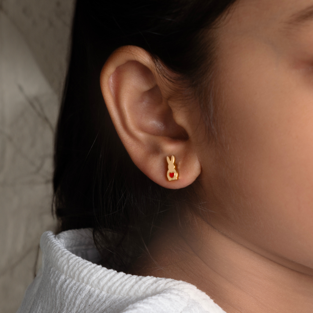 Rabbit love stud earring