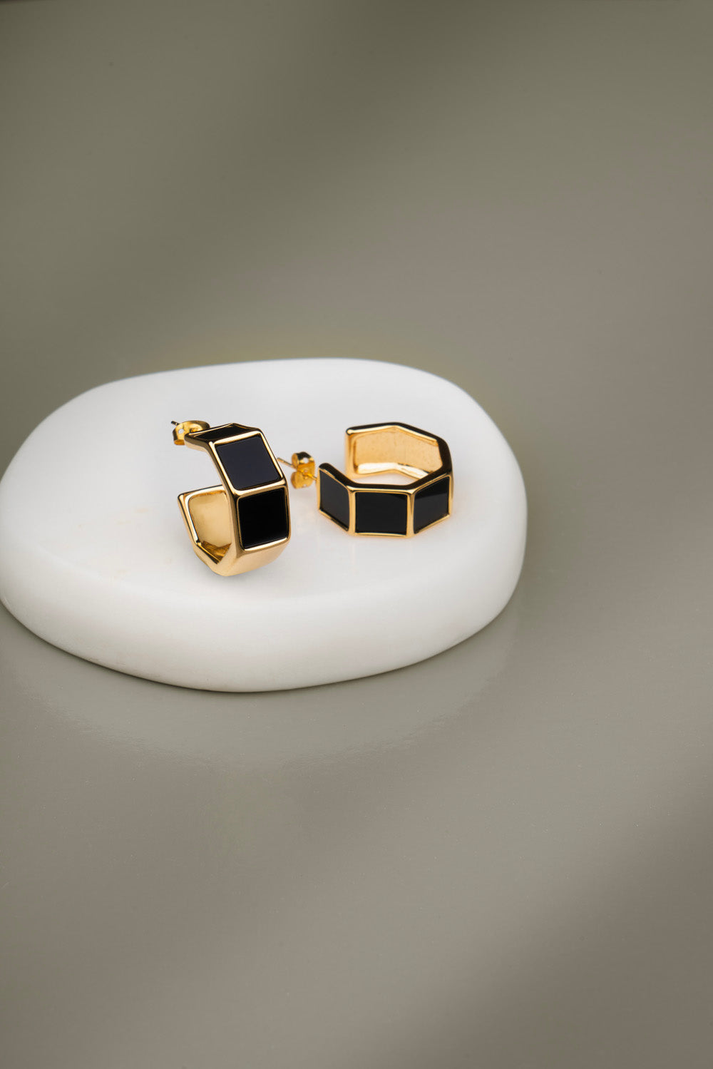 Lola Mini Hoops Black